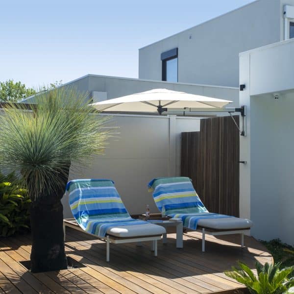1080 x 1080 SQ 0011 Shadowspec Retreat Poolside 600x600